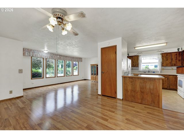 1425 TANEY St, Eugene, OR 97402