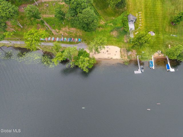 12 Flying Dutchman Way, Saratoga Springs, NY 12866