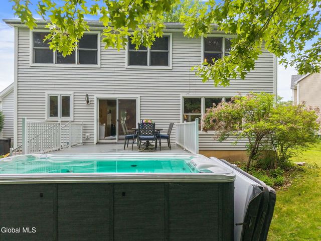 12 Flying Dutchman Way, Saratoga Springs, NY 12866