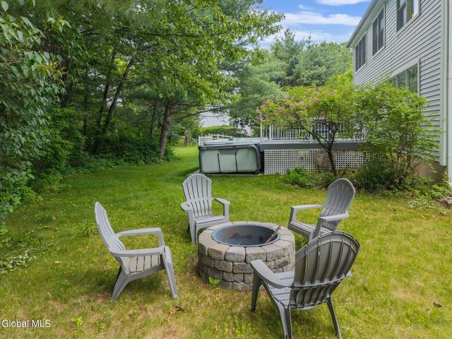 12 Flying Dutchman Way, Saratoga Springs, NY 12866