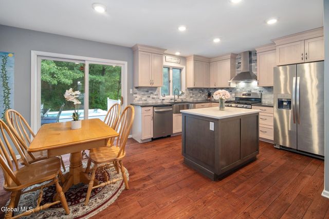 12 Flying Dutchman Way, Saratoga Springs, NY 12866
