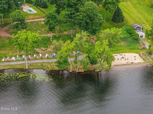 12 Flying Dutchman Way, Saratoga Springs, NY 12866
