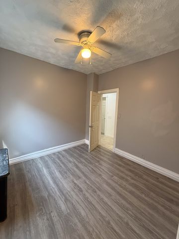 7621 S Saint Lawrence Avenue, Chicago, IL 60619