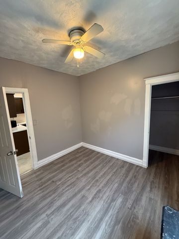 7621 S Saint Lawrence Avenue, Chicago, IL 60619