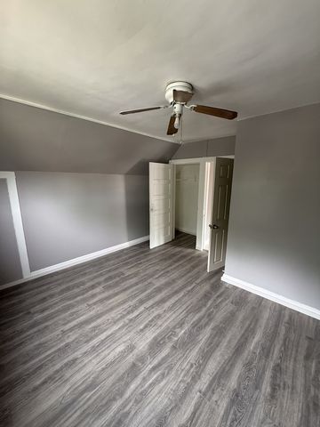 7621 S Saint Lawrence Avenue, Chicago, IL 60619