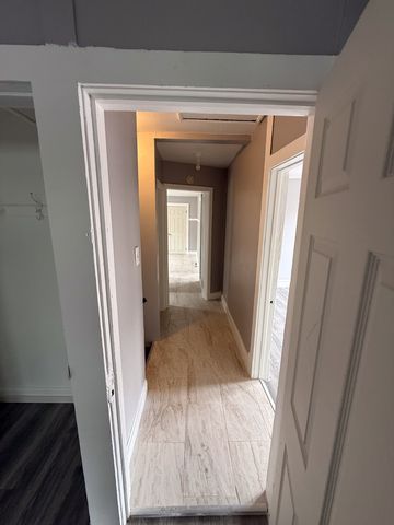 7621 S Saint Lawrence Avenue, Chicago, IL 60619