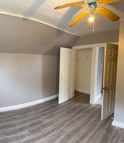 7621 S Saint Lawrence Avenue, Chicago, IL 60619