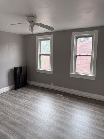 7621 S Saint Lawrence Avenue, Chicago, IL 60619