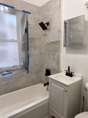7621 S Saint Lawrence Avenue, Chicago, IL 60619