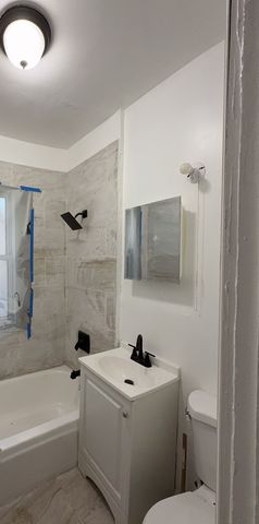 7621 S Saint Lawrence Avenue, Chicago, IL 60619