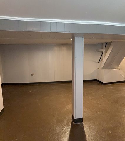 7621 S Saint Lawrence Avenue, Chicago, IL 60619