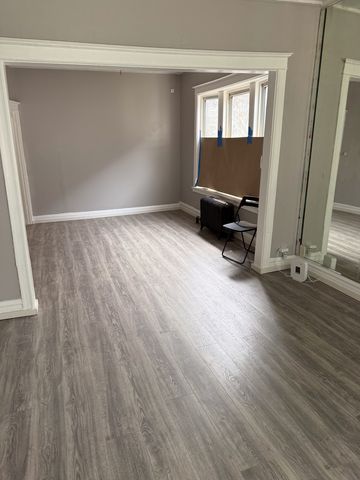 7621 S Saint Lawrence Avenue, Chicago, IL 60619
