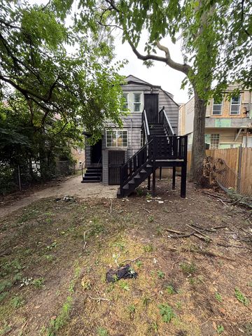 7621 S Saint Lawrence Avenue, Chicago, IL 60619