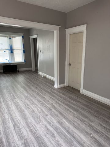 7621 S Saint Lawrence Avenue, Chicago, IL 60619