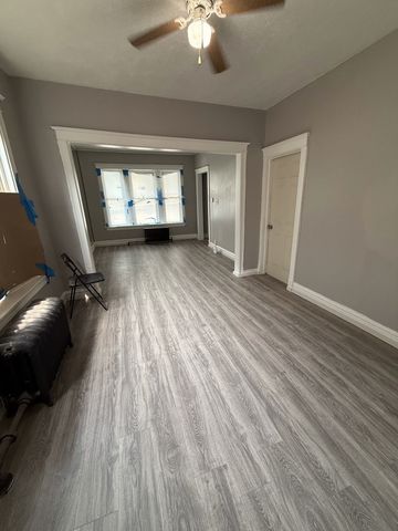 7621 S Saint Lawrence Avenue, Chicago, IL 60619