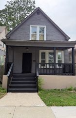 7621 S Saint Lawrence Avenue, Chicago, IL 60619