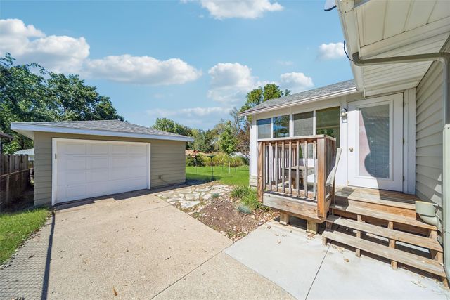 4128 E 7th Street, Des Moines, IA 50313