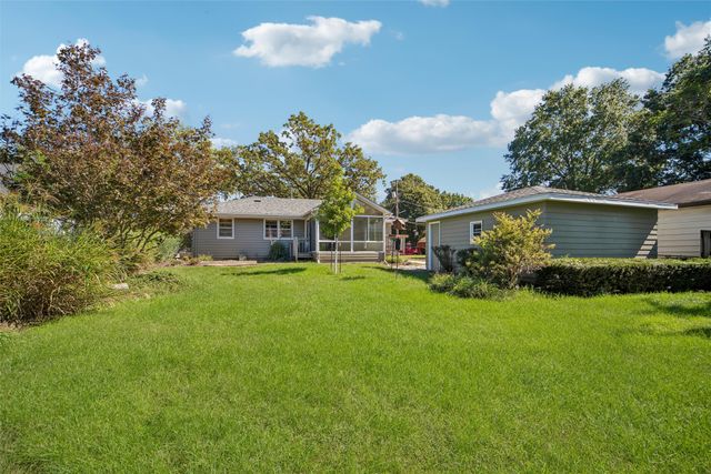 4128 E 7th Street, Des Moines, IA 50313