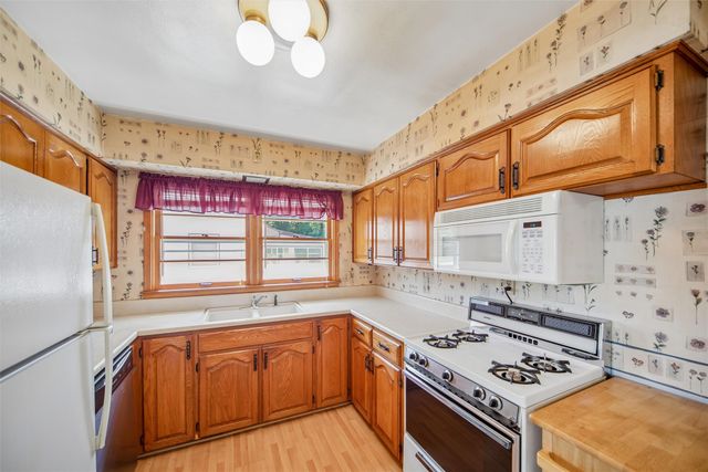 4128 E 7th Street, Des Moines, IA 50313