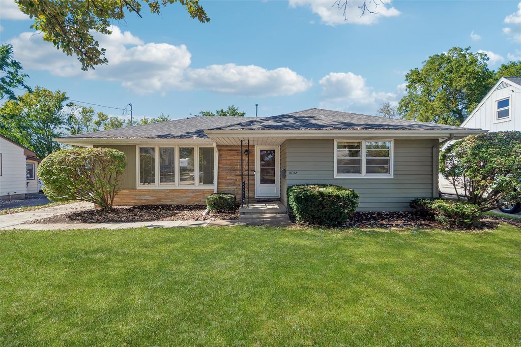 4128 E 7th Street, Des Moines, IA 50313