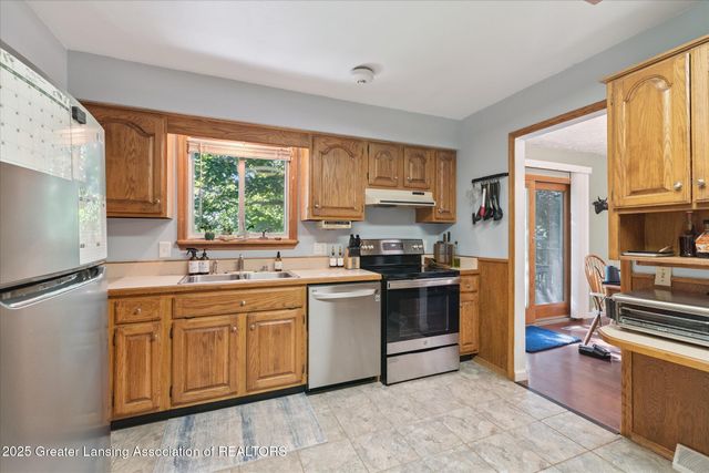 15364 Wright Road, Grand Ledge, MI 48837