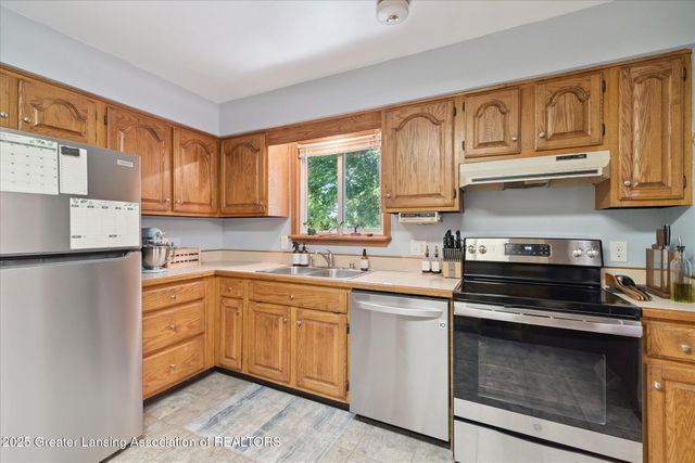 15364 Wright Road, Grand Ledge, MI 48837