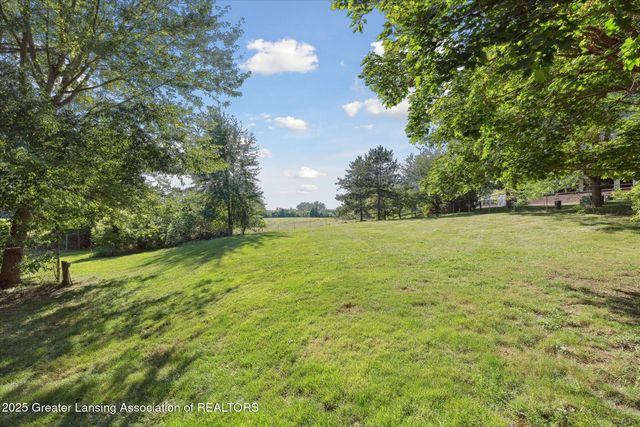 15364 Wright Road, Grand Ledge, MI 48837