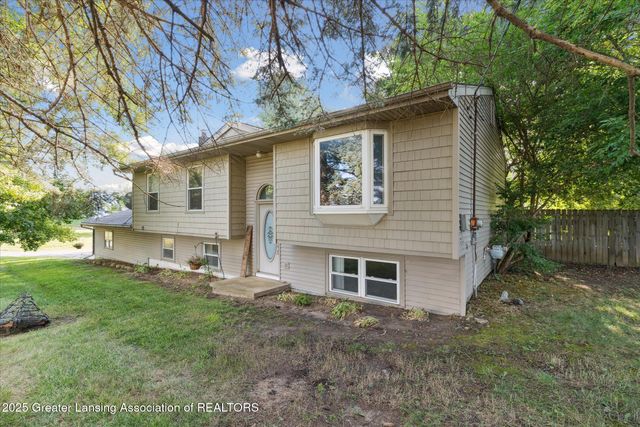 15364 Wright Road, Grand Ledge, MI 48837