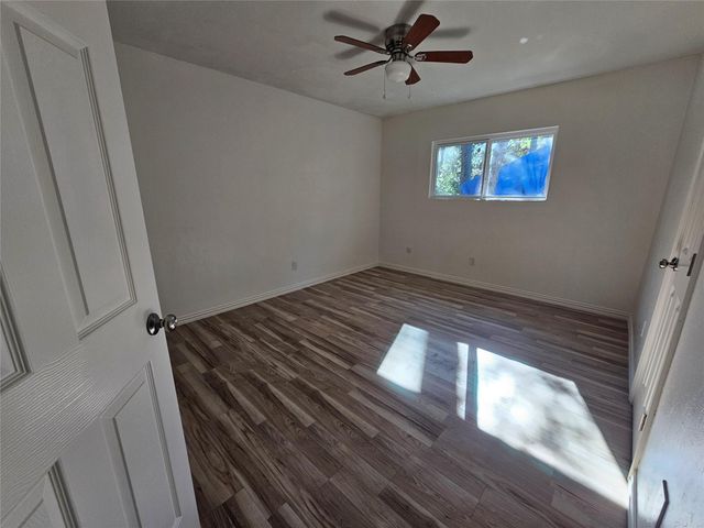 105 E Wavy Oak Circle, The Woodlands, TX 77381