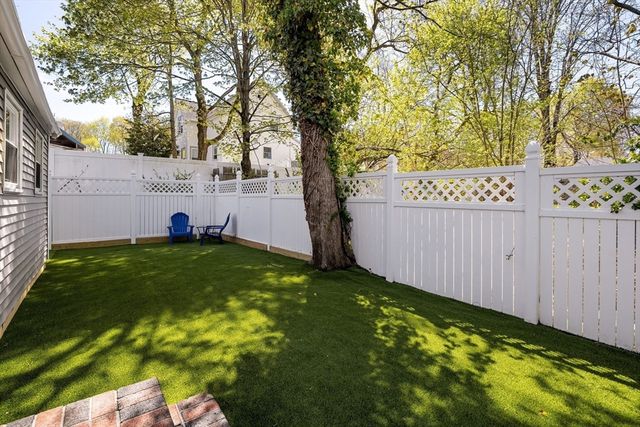 7 Platts Street, Holbrook, MA 02343