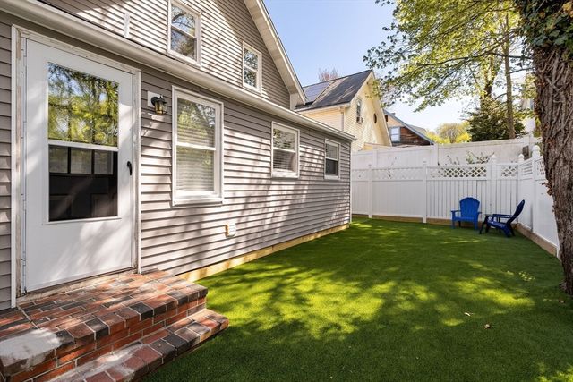 7 Platts Street, Holbrook, MA 02343