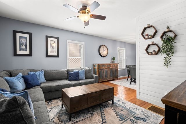 7 Platts Street, Holbrook, MA 02343