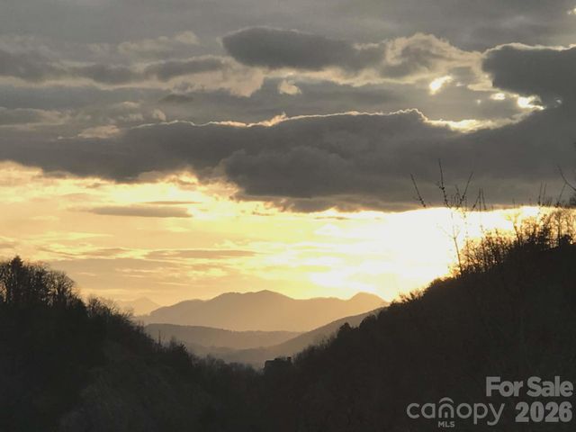5 Stegall Lane, Asheville, NC 28805