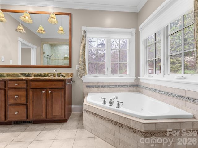 5 Stegall Lane, Asheville, NC 28805