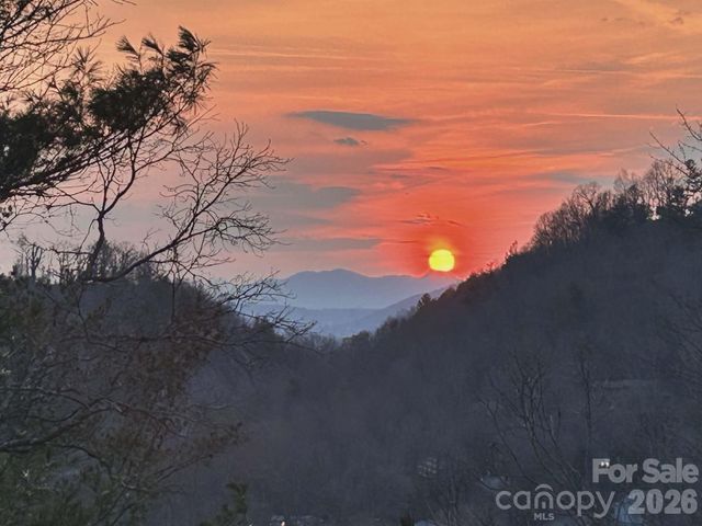 5 Stegall Lane, Asheville, NC 28805