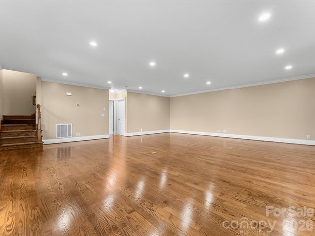 5 Stegall Lane, Asheville, NC 28805