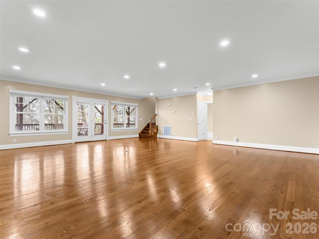5 Stegall Lane, Asheville, NC 28805