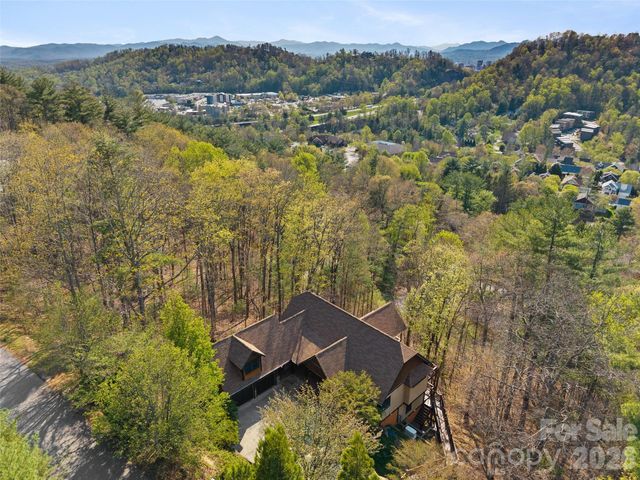 5 Stegall Lane, Asheville, NC 28805
