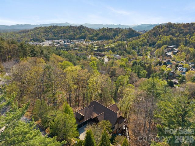 5 Stegall Lane, Asheville, NC 28805