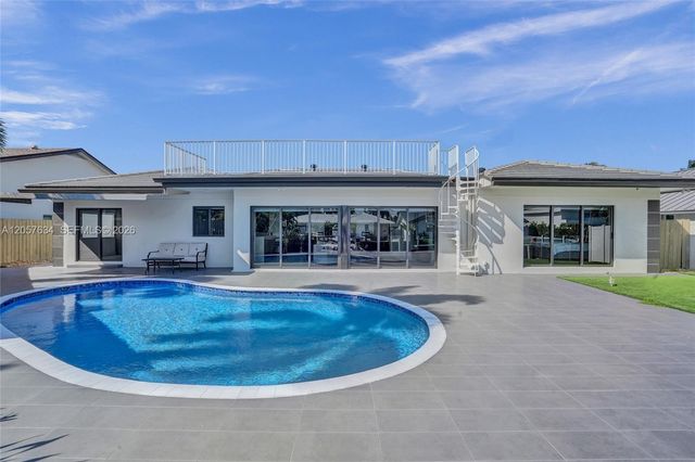3010 NE 46th St, Fort Lauderdale, FL 33308