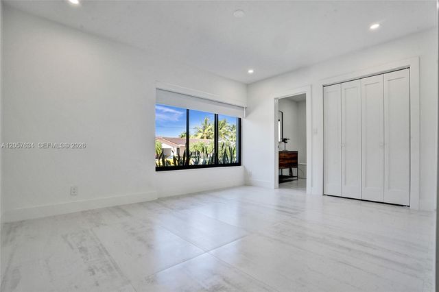 3010 NE 46th St, Fort Lauderdale, FL 33308