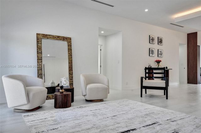 3010 NE 46th St, Fort Lauderdale, FL 33308