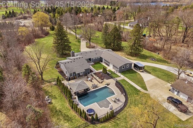 26300 Johns Road, Lyon Charter Township, MI 48178