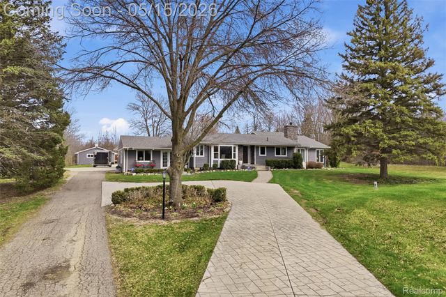 26300 Johns Road, Lyon Charter Township, MI 48178