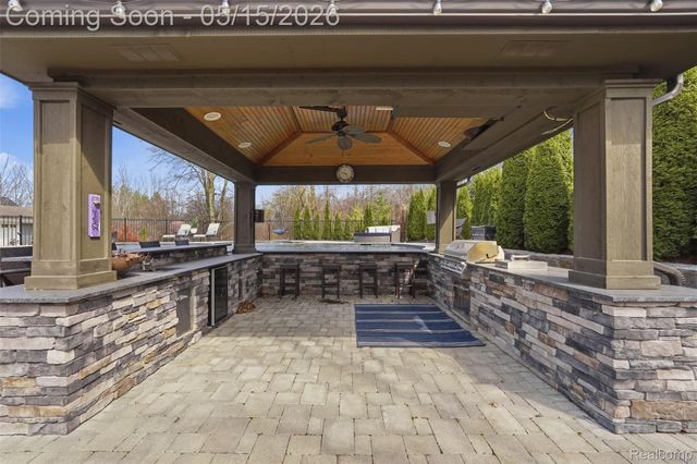 26300 Johns Road, Lyon Charter Township, MI 48178