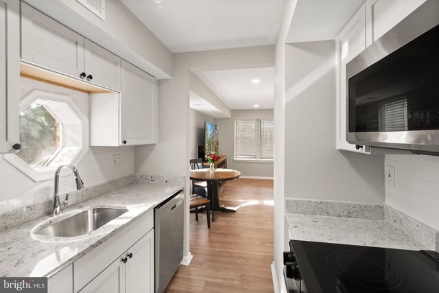 2592-G S ARLINGTON MILL DR #7, Arlington, VA 22206