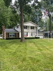 2194 Belle Meade Drive, Davison, MI 48423