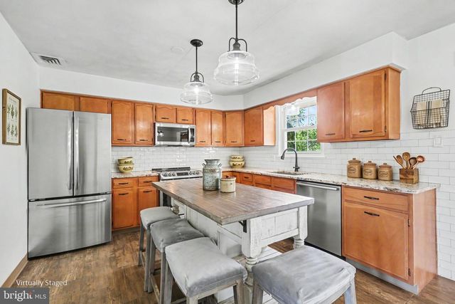 13 EWELL DR, East Berlin, PA 17316