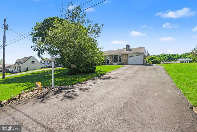 13 EWELL DR, East Berlin, PA 17316