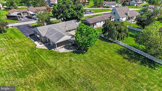 13 EWELL DR, East Berlin, PA 17316